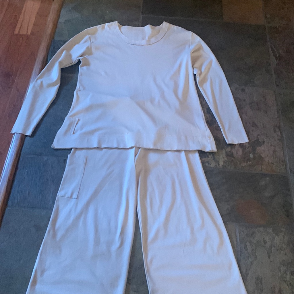 Beautiful Beige Planet Tunic And Crop Pants. This Is Classy Yet Extremely Comfy.